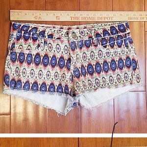 ADORABLE 1ST KISS PEACOCK STRETCH JEAN SHORTS